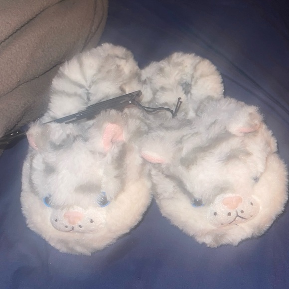 Wonder Nation Slippers - Picture 1 of 4